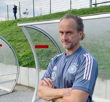 Dr. Müller-Rensmann betreut als Mediziner die DFB U21 Fußball Nationalmanschaft